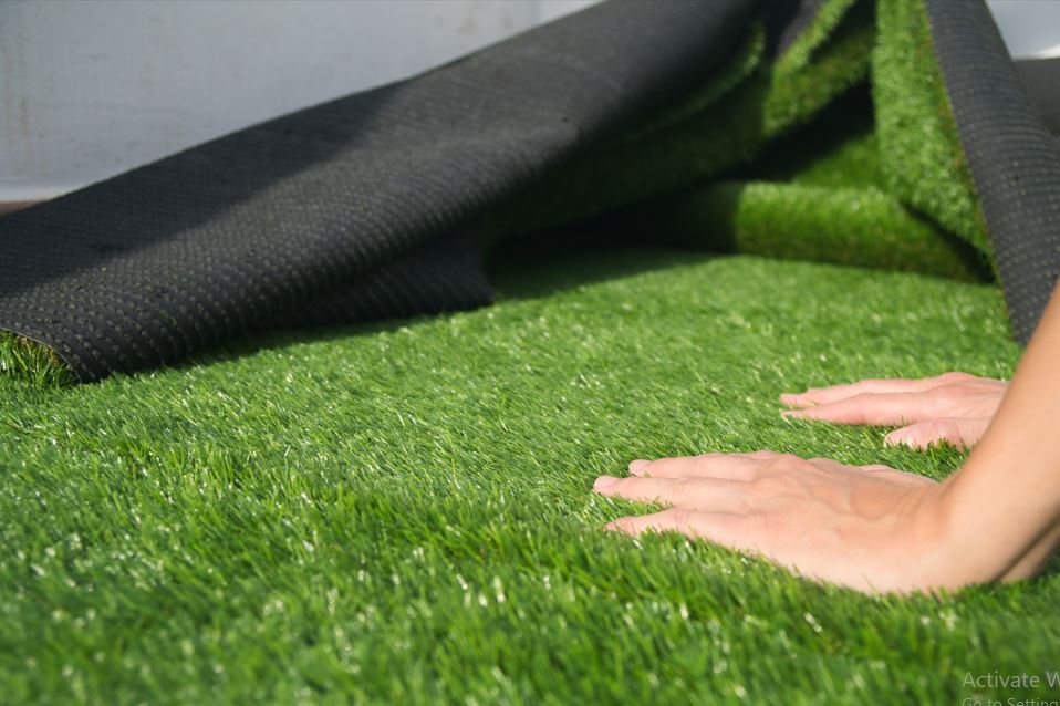 Does Artificial Grass Feel the Same as Real Grass?